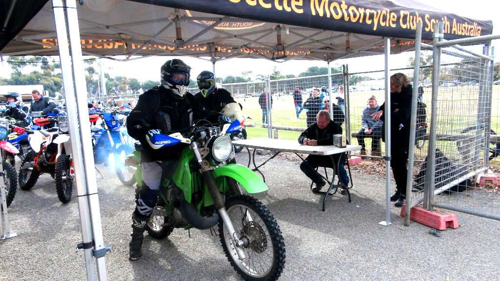 First bike away - Lew Job 2 Day Trial  – Robertstown - Kevin Steinert on a KAWASAKI KDX 200 from the Juventus MCC