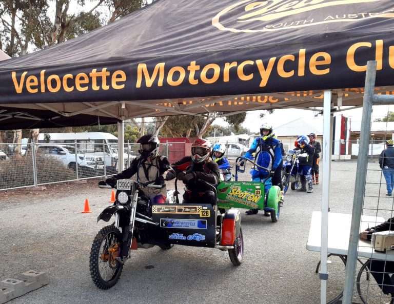 128 - Elouise Dohse - Henry Graetz - Sidecar Outfit readies to leave