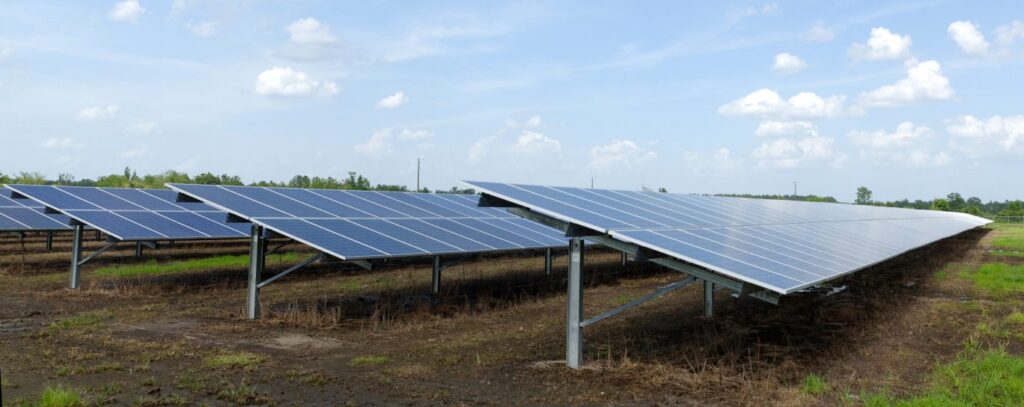 Photovoltaic-Power-Station-Glynn-Co-GA-US-by-Jud-McCranie-Wikipedia