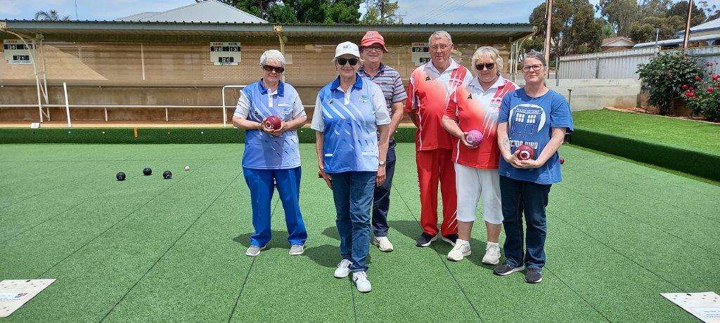 Eudunda Bowling Club - Coaching after the game, Judy Perry, Marylon Schumacher, coach Chris Jones, Peter Bonner, Coral Schutz, Jane Felby