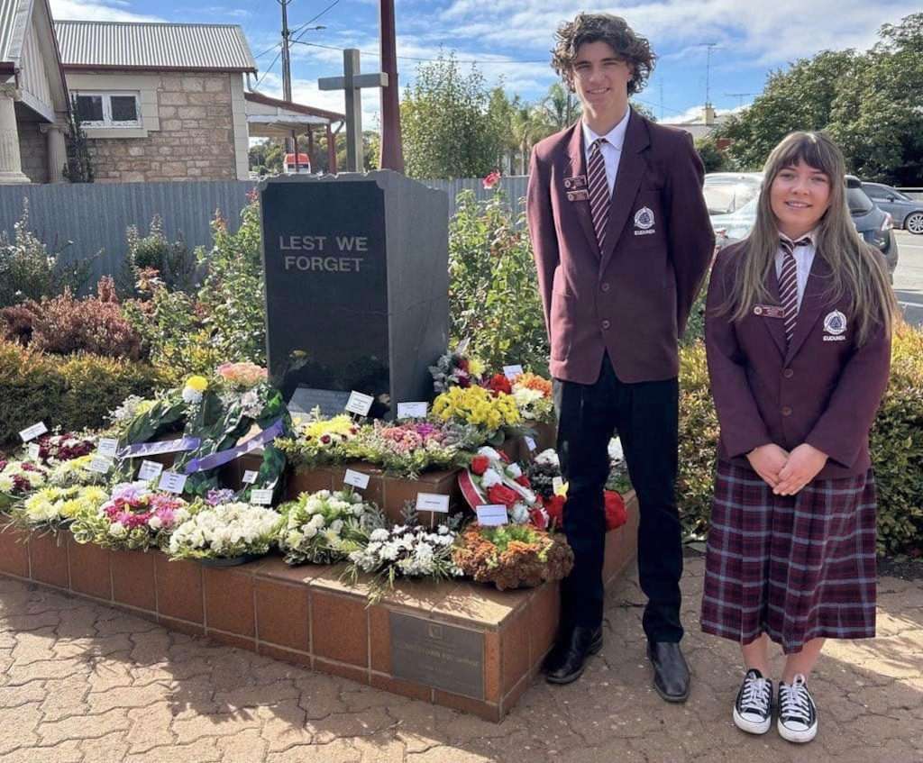 Eudunda Area School Prefects lay a wreath at Robertstown