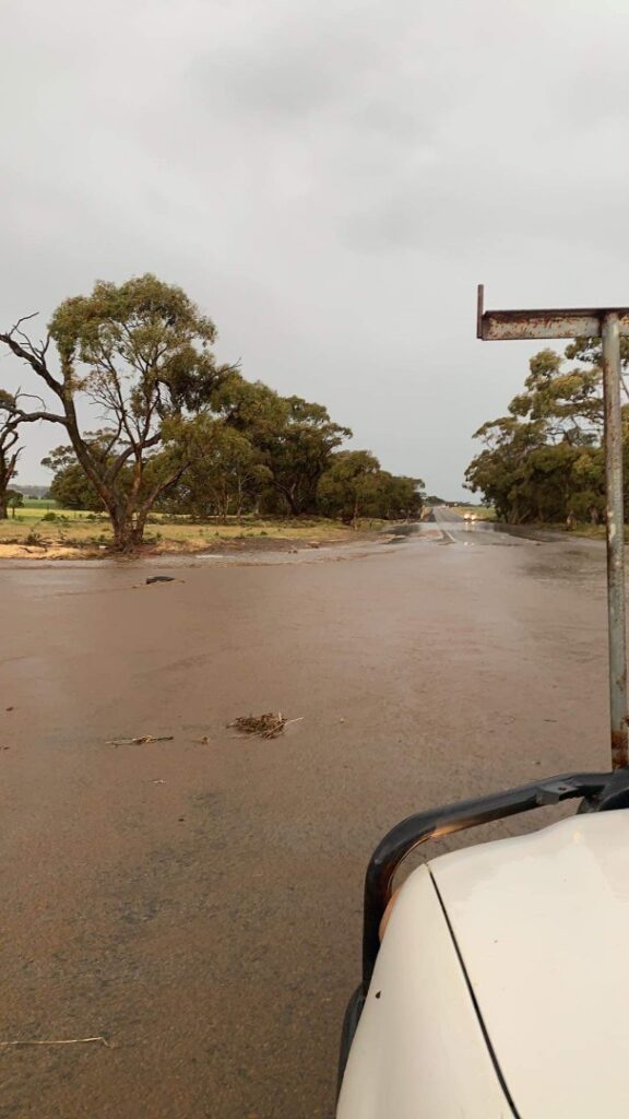 Flooding corner of Eudunda - Truro road and Smith Road from Susan Moore