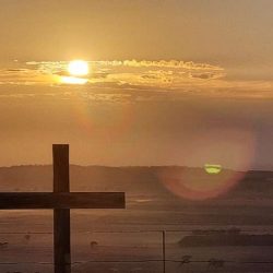 Easter Sunday Dawn Service At Inspiration Point Draws Large Attendance To Celebrate Holy Day In Beautiful Setting