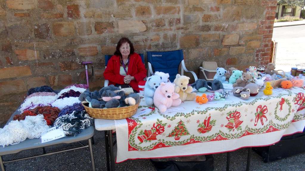 Lots of Scarves & Fluffy Animals at the Eudunda Community Market