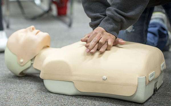 Free CPR Session For Locals