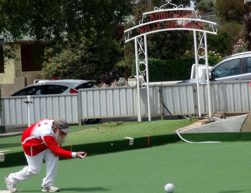 Turtle Curtis bowling at Eudunda Bowling Club for Division 1